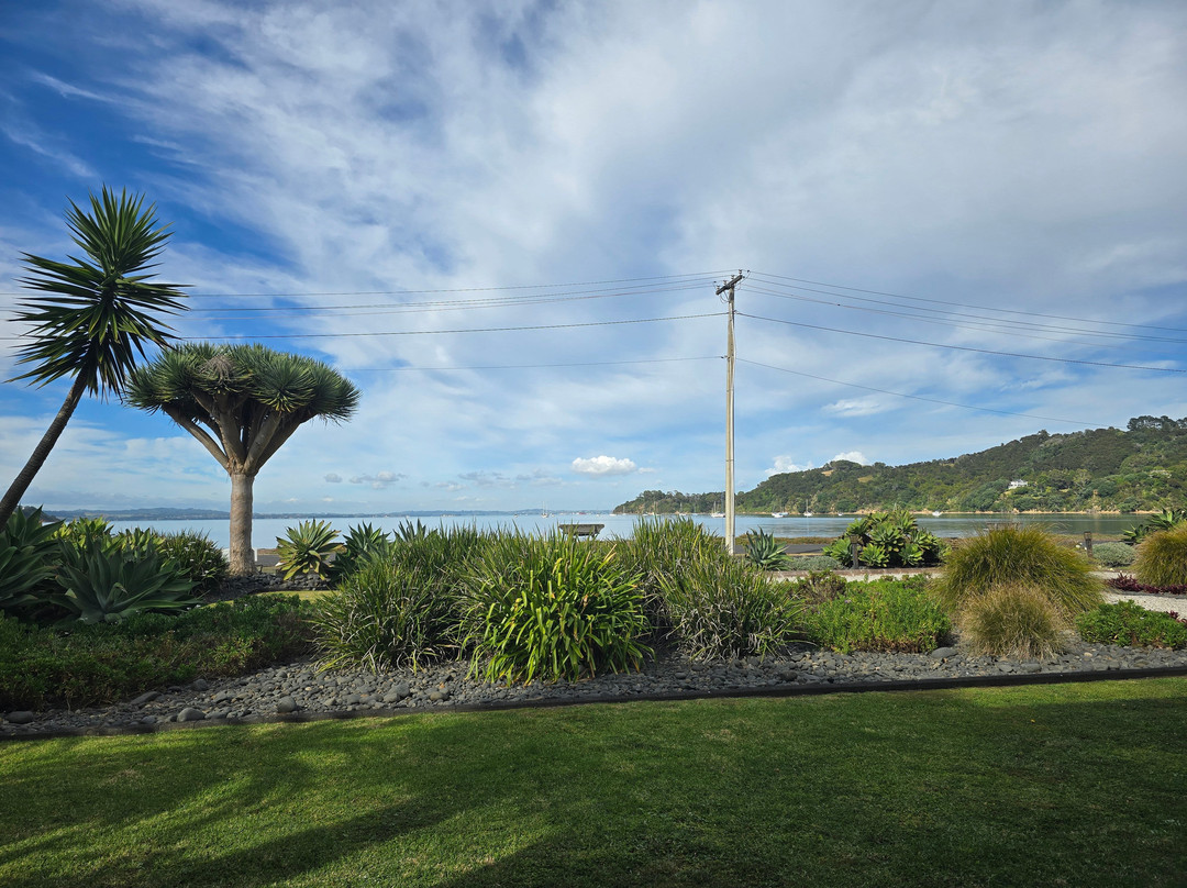 怀希基水滨旅馆主图