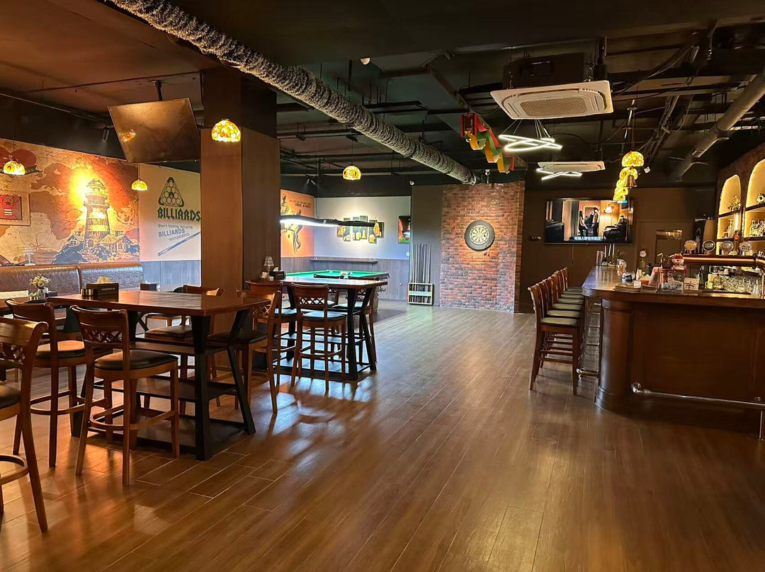 Lighthouse Bar And Grill