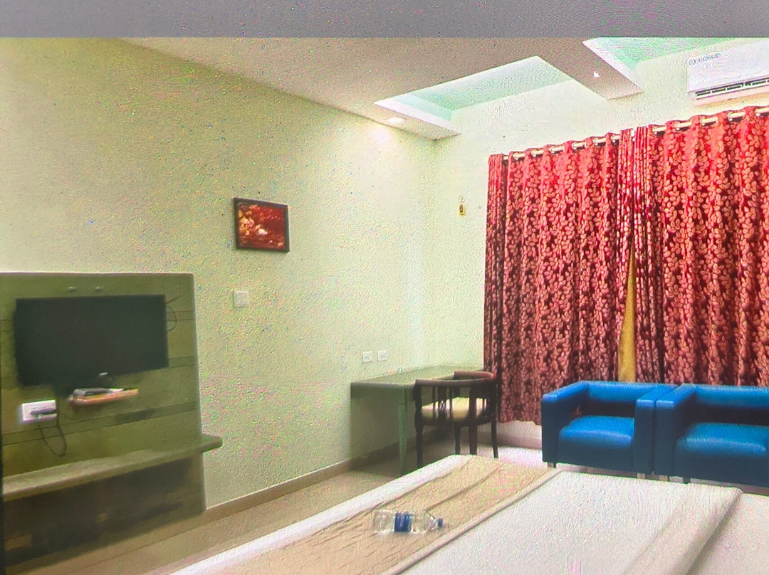 AMR常青酒店主图