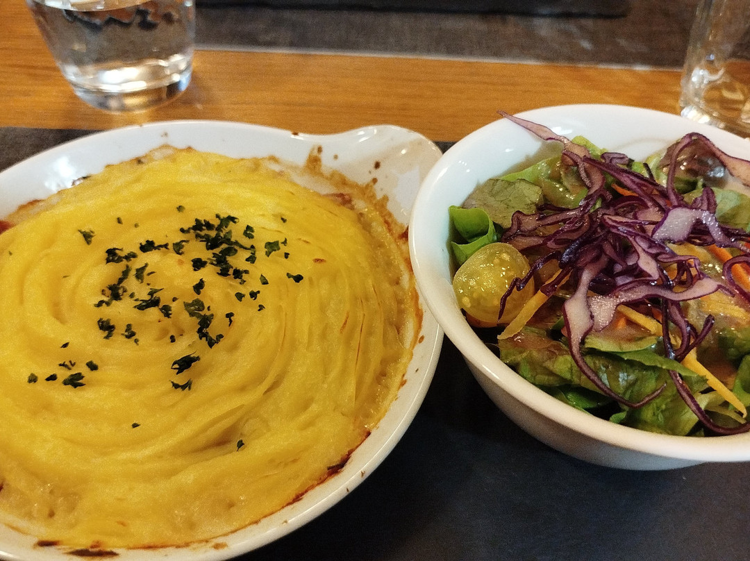 埃勒雷酒店主图
