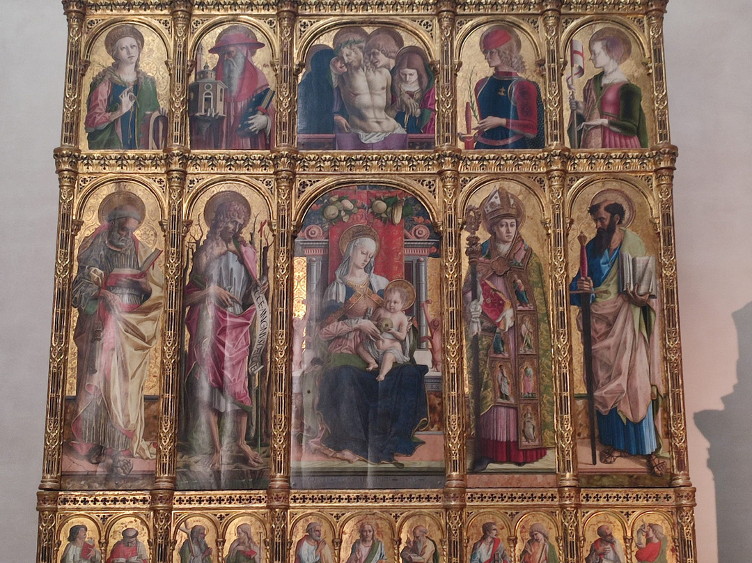 Cattedrale di Sant'Emidio-阿斯科利皮切诺必去景点