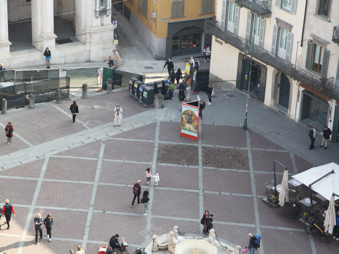 Piazza Vecchia-贝加莫必去景点