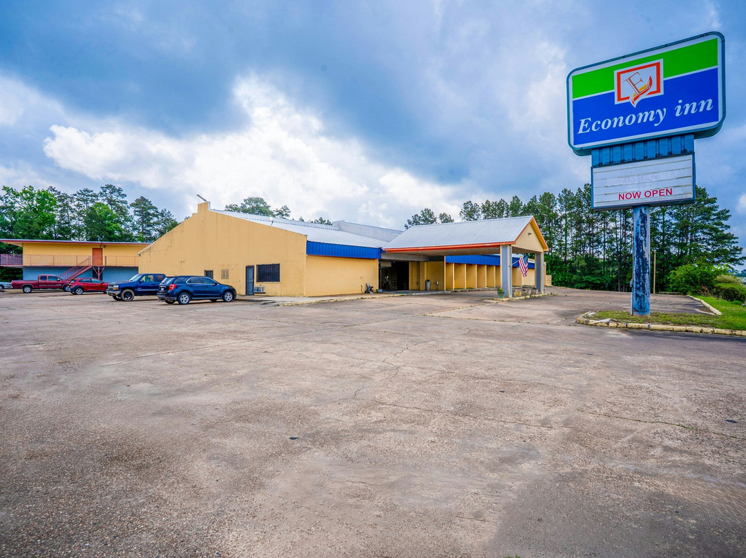 Economy Inn By Townhouse Livingston TX Hwy 59