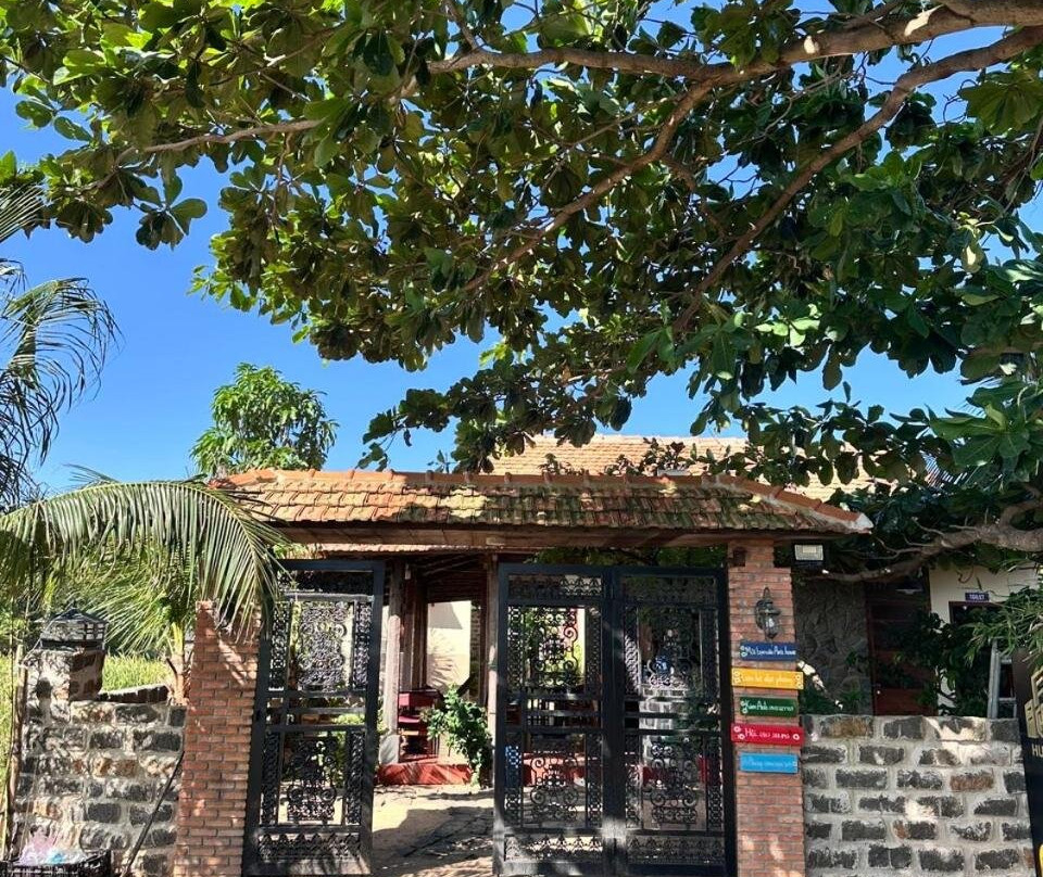 An's House xa Hoa Thang - dong cua tren booking