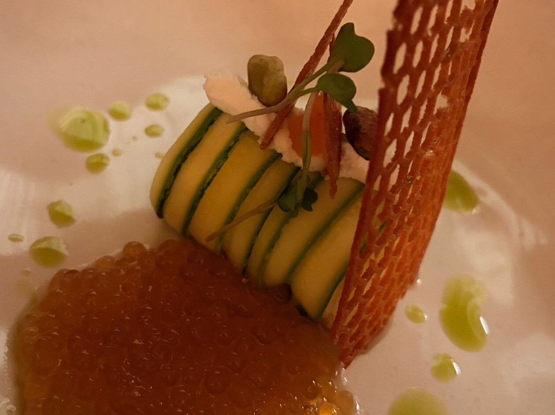 奥特酒店主图
