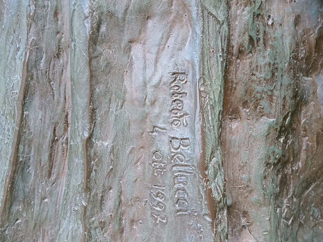 Monumento a San Francesco e il Lupo-古比奥必去景点