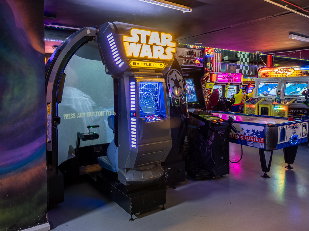 Insanity Gaming Arcade-普尔必去景点