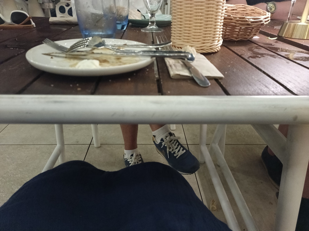 卡拉利尼斯温泉酒店主图