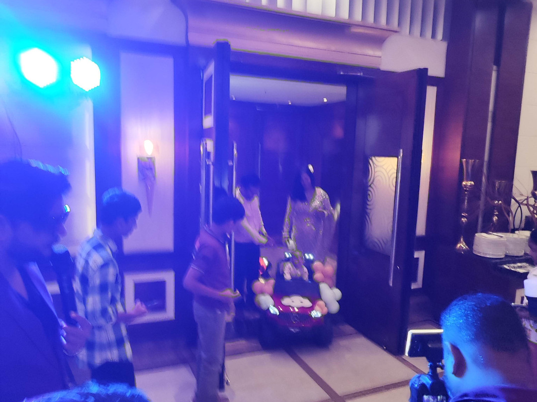 皇家克里夫酒店主图