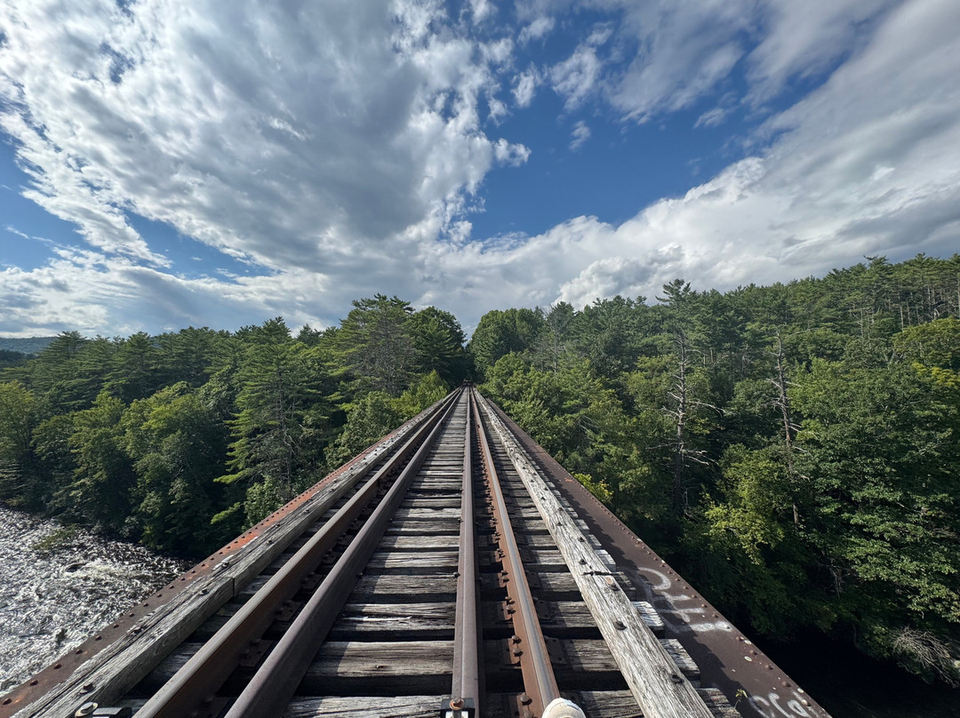 Revolution Rail Co. Hadley-Hadley必去景点
