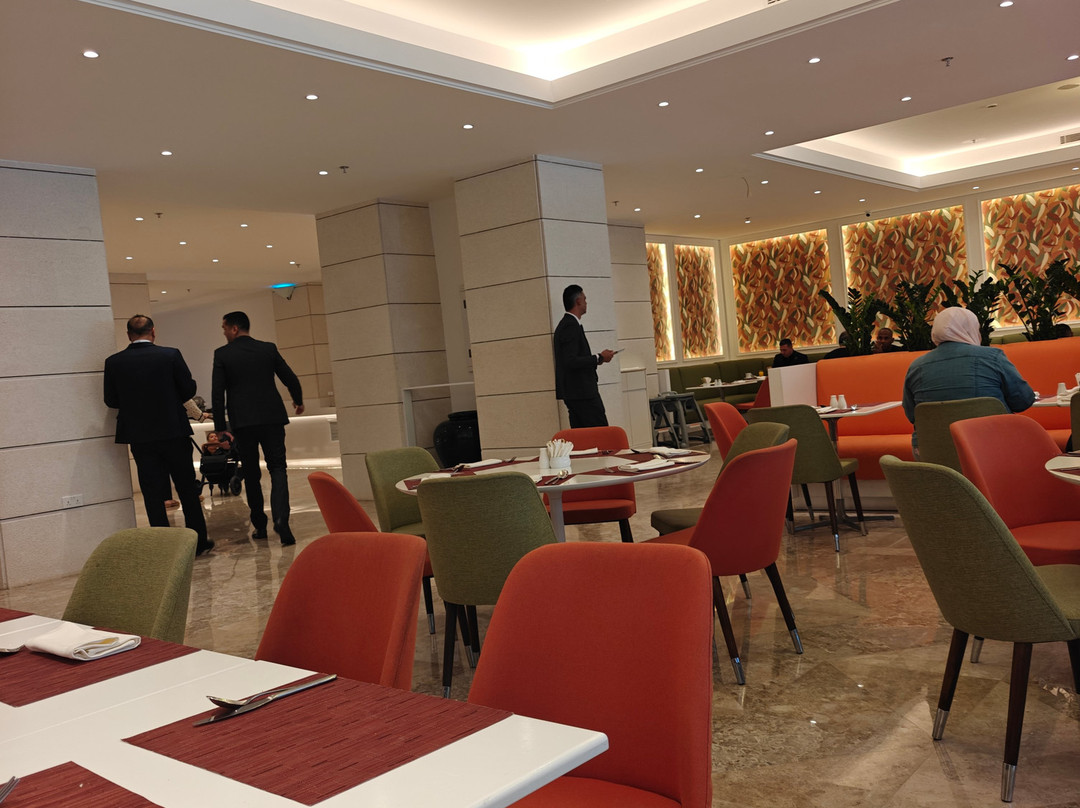 安曼华厦酒店及会议中心主图