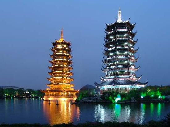 日月双塔文化公园-桂林市必去景点