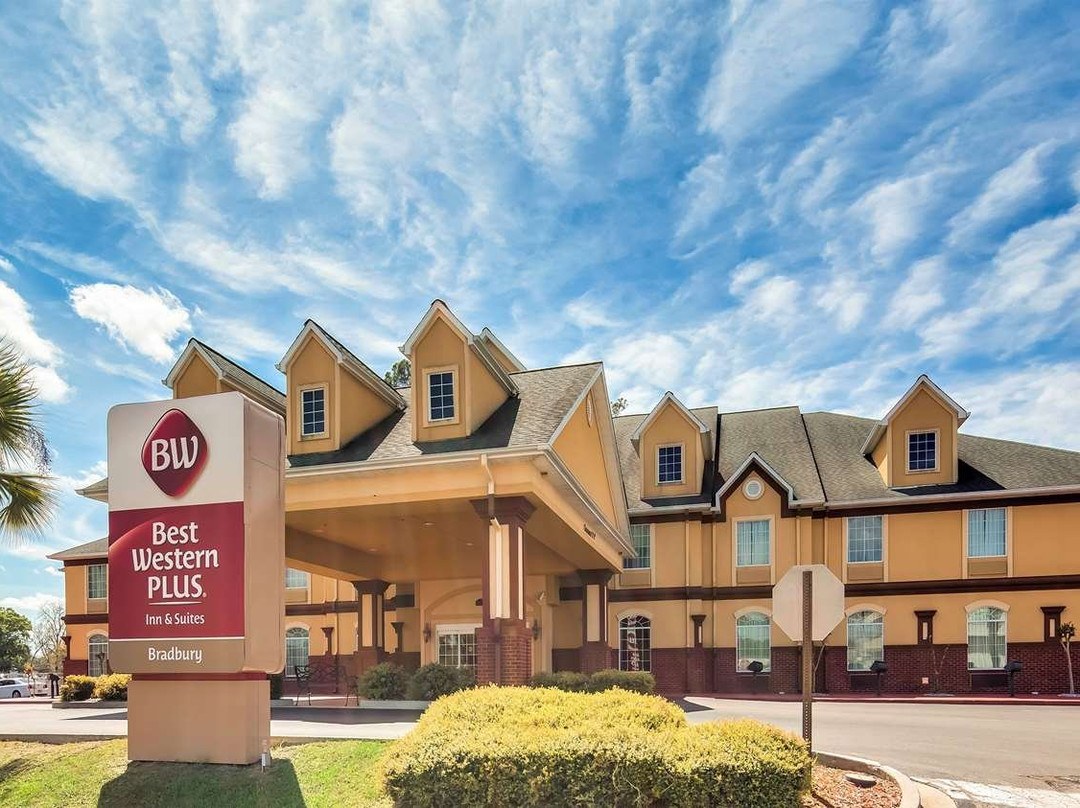 贝斯特韦斯特普勒斯布拉德伯里旅馆&套房酒店主图