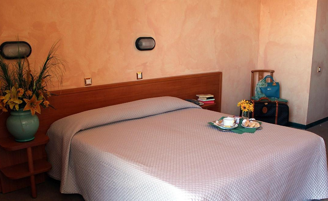 Santa Veneranda酒店住宿-Hotel Plaza