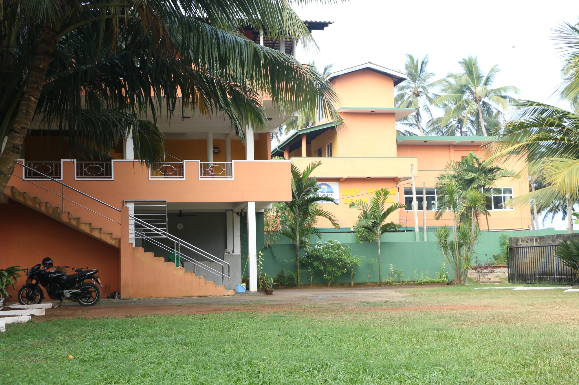Roy Villa Beach Hotel-官方