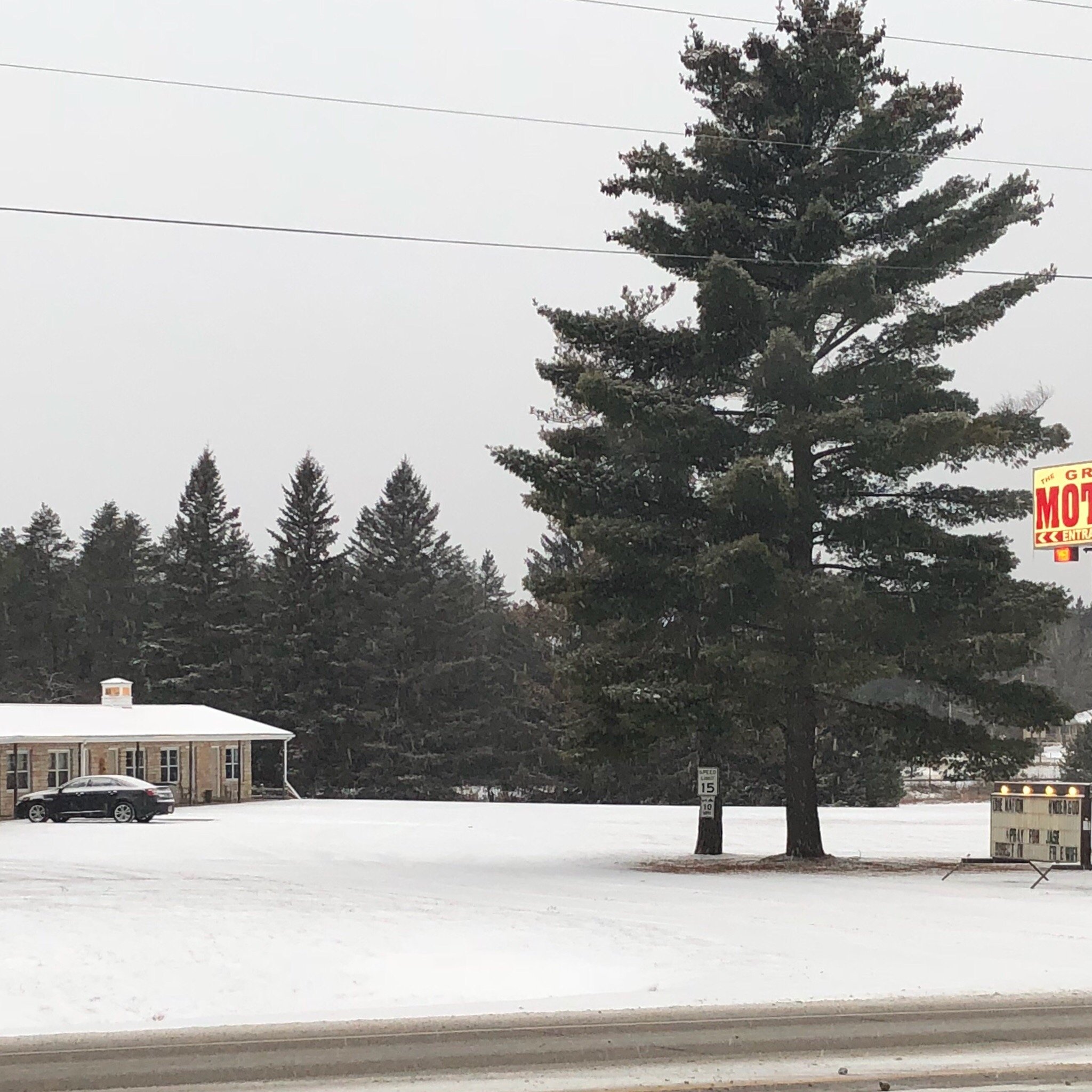 Grand Motel-官方
