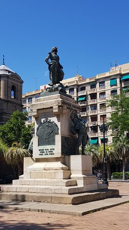 Monumento a Agustina de Aragon-萨拉戈萨省必去景点