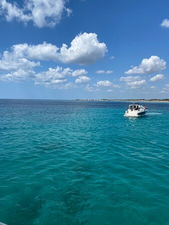 Porto Cesareo Vip Charter-切萨雷奥港必去景点