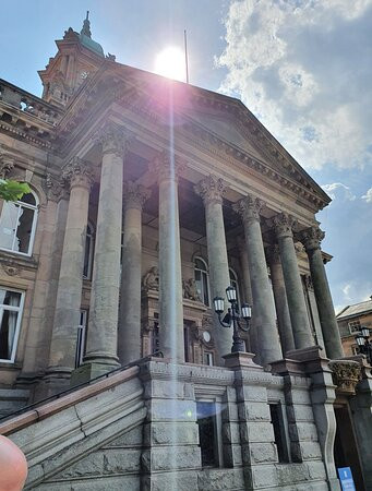 Birkenhead Town Hall景点图片