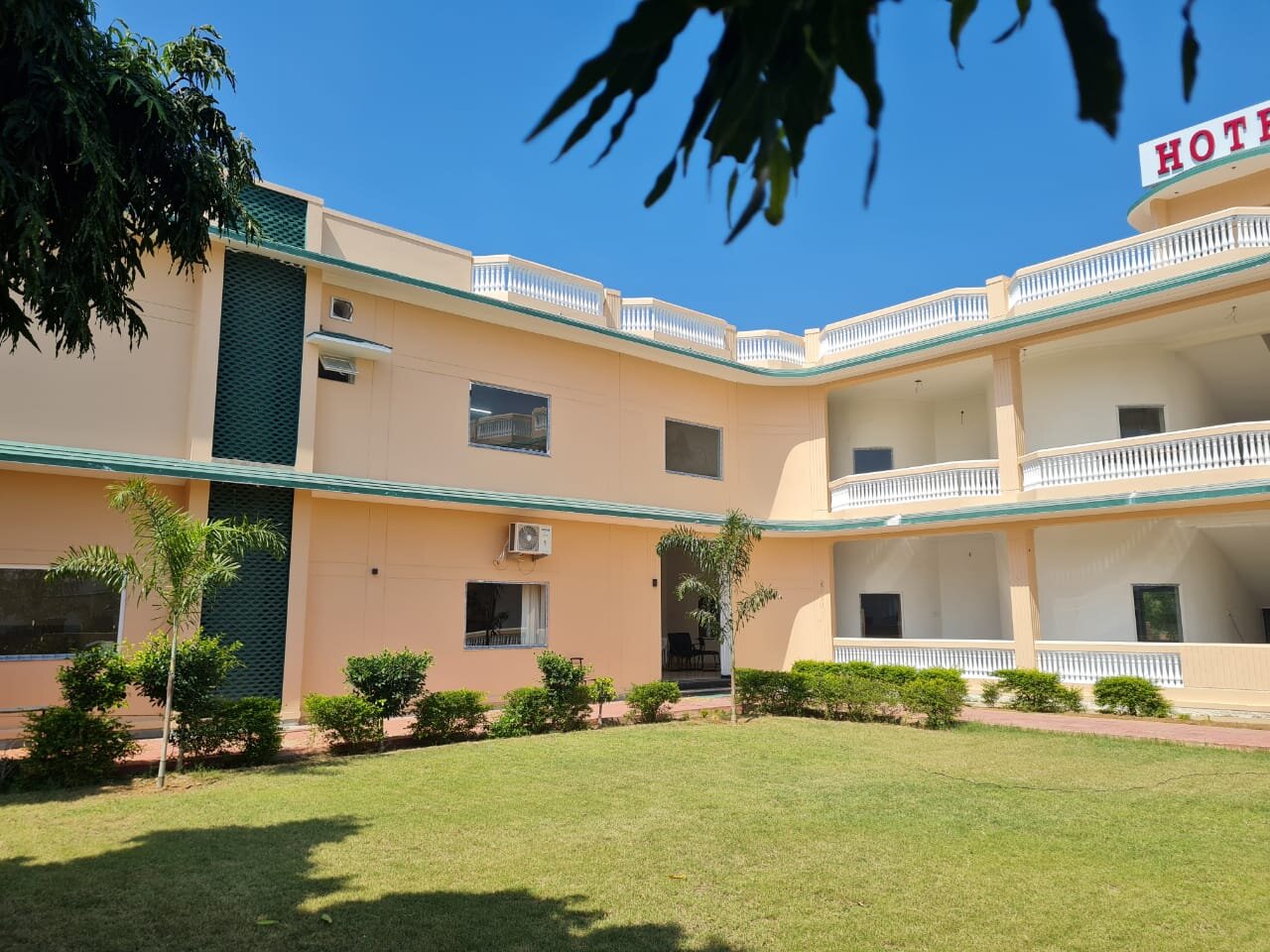 Oasis Resort Pilani-官方