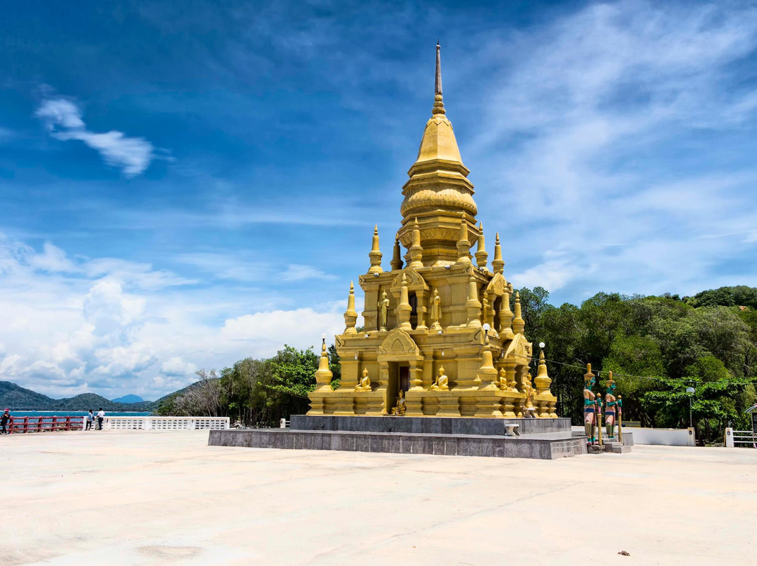 Pagoda Laem Sor Temple景点图片
