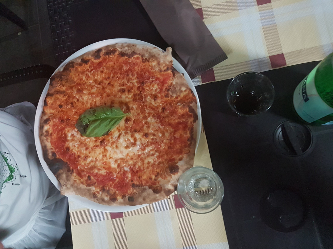 Trattoria Pizzeria Frijenno Magnanno  & Bar  I 7 Vizi