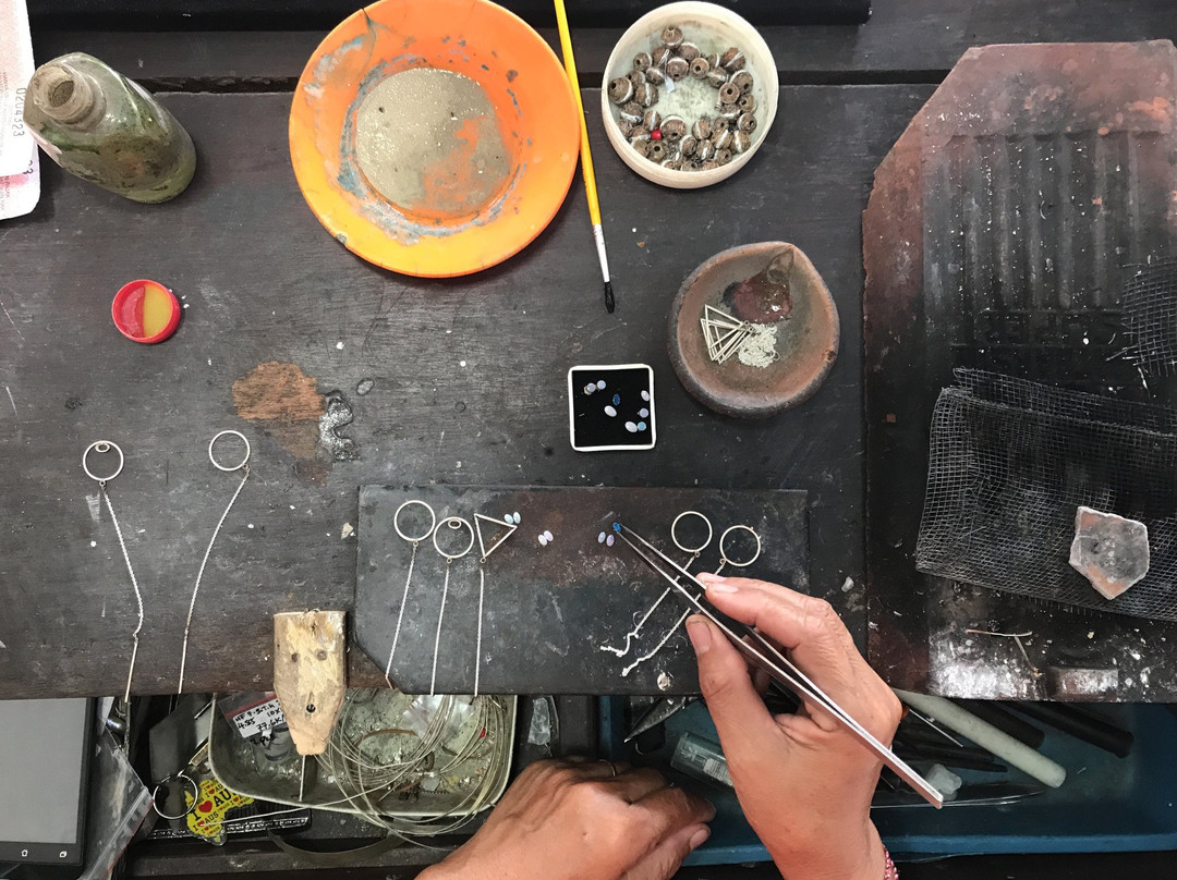 Dewi Sitha Jewelry-苏卡瓦堤必去景点