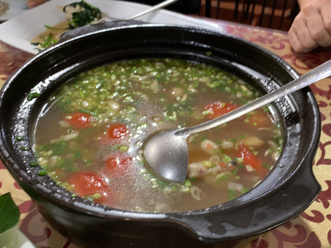 Nhà Hàng Tú Còi