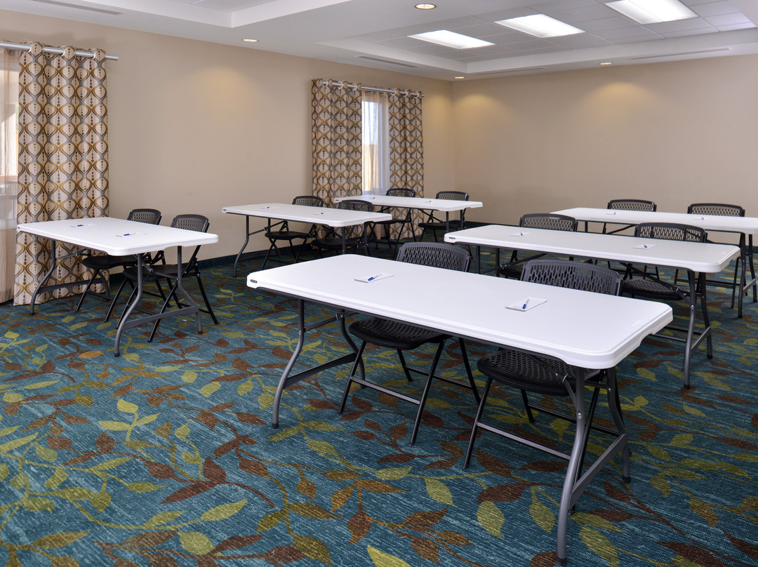 Candlewood Suites Kenedy By IHG主图