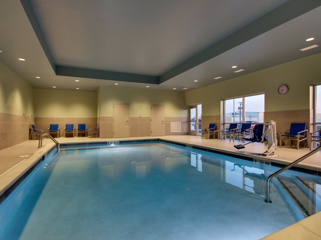 Holiday Inn Express & Suites Troy By IHG主图