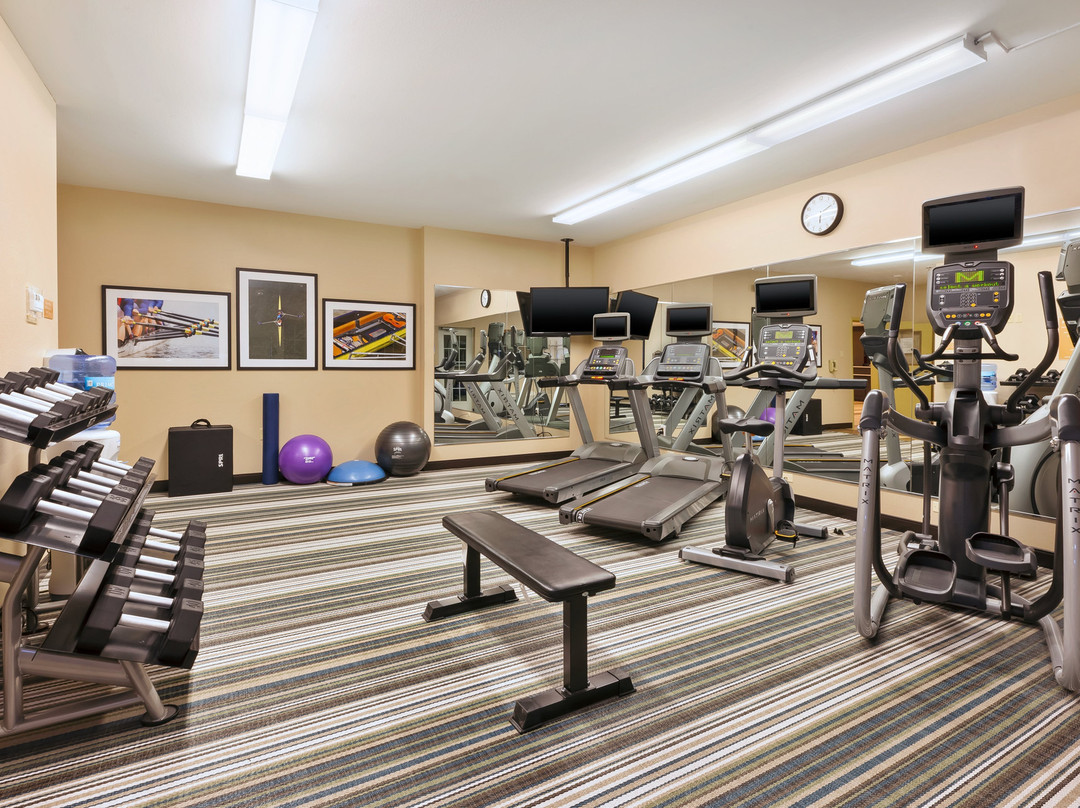 北华盛顿烛木套房酒店主图