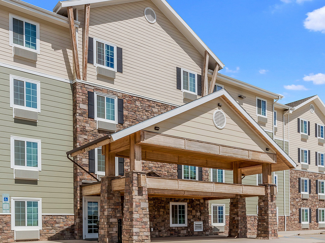 Suburban Studios Watford City主图