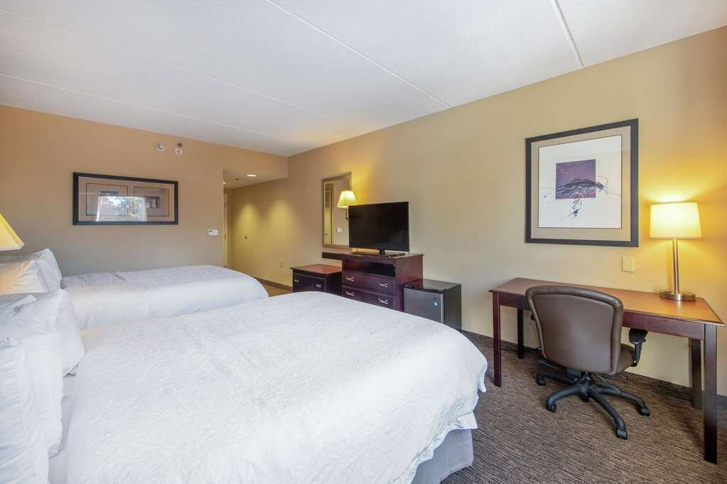 Hampton Inn & Suites Burlington主图