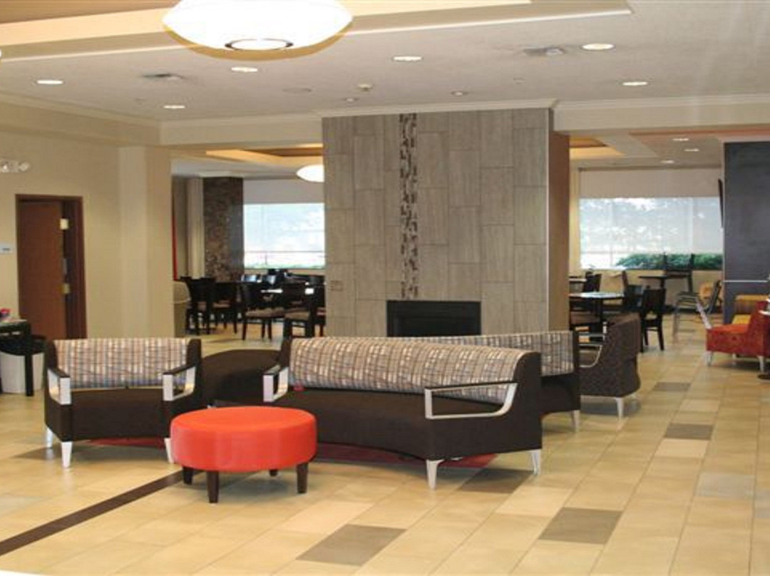 智选假日北西雅图-海岸套房酒店主图