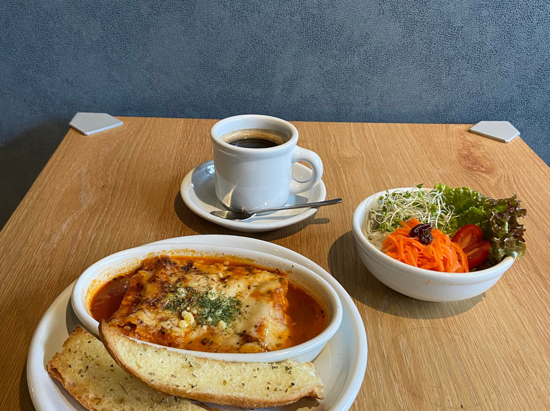 Cafe ＆ Wine Bar Knuckles