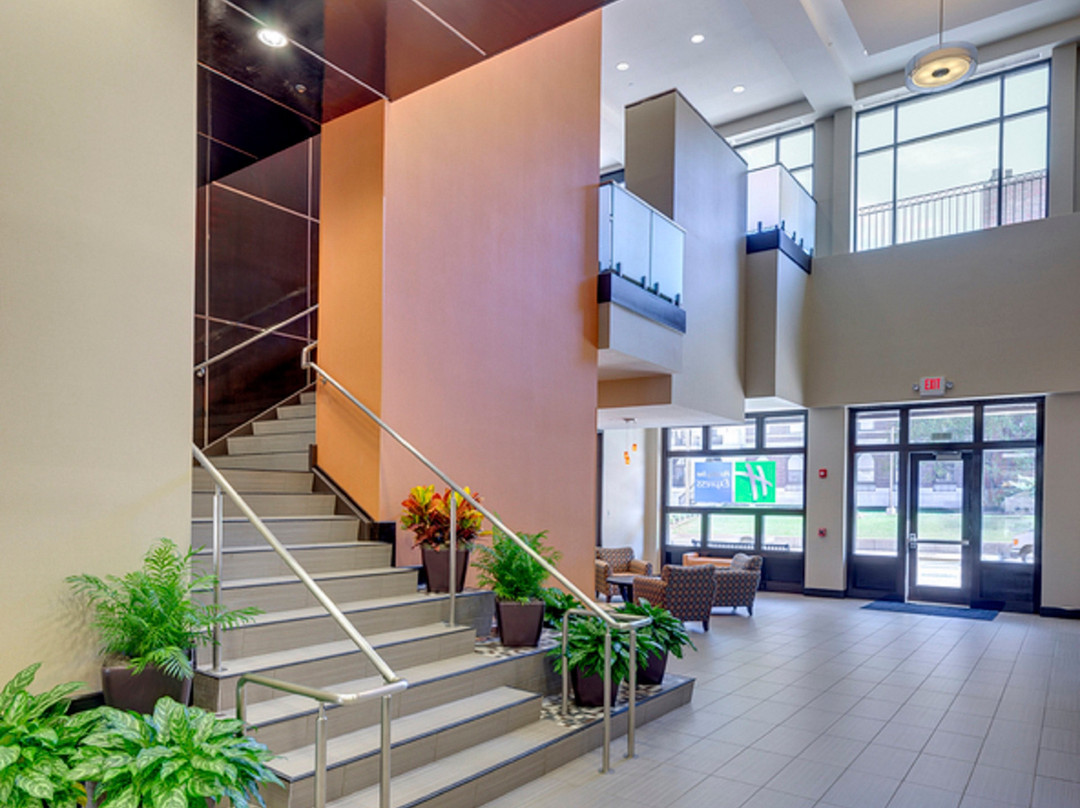 Holiday Inn Express & Suites Kansas City Ku Medical Center by IHG主图