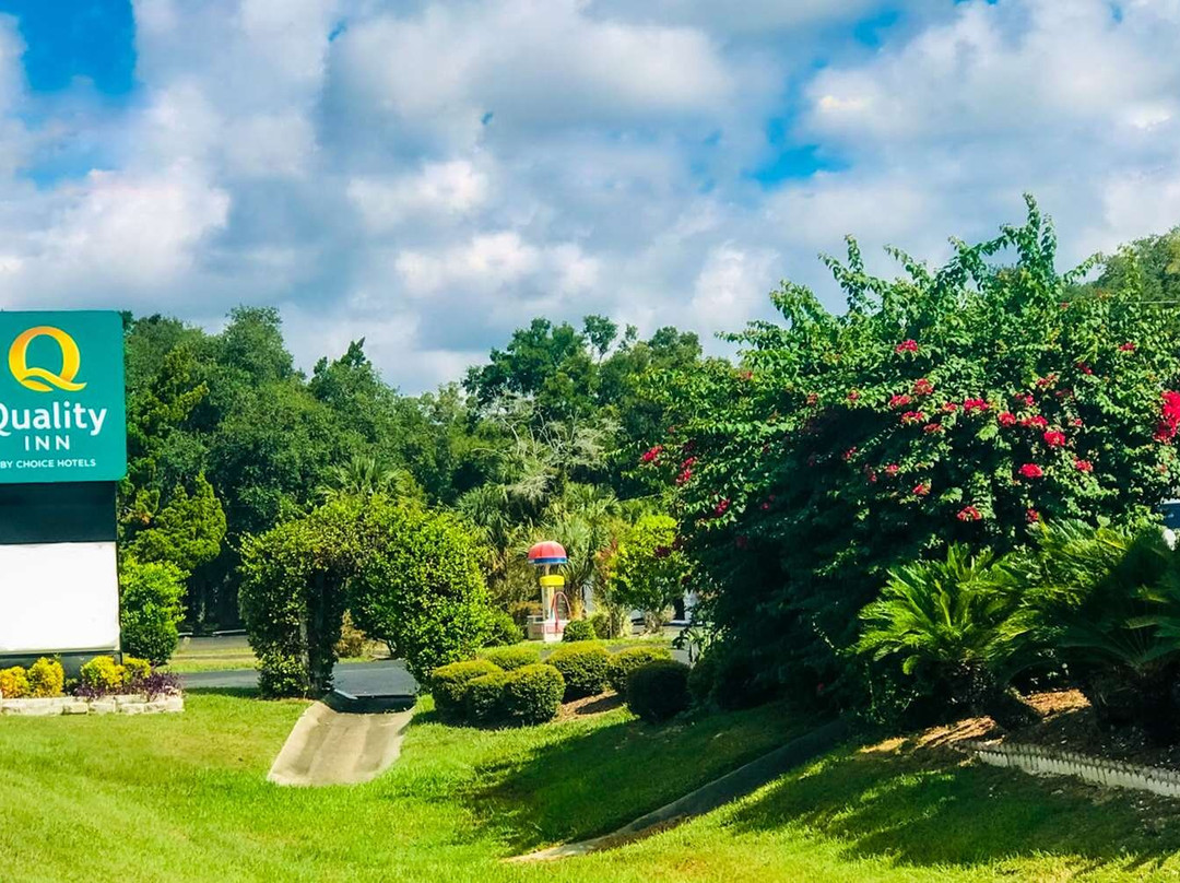 Quality Inn Near Manatee Springs State Park主图