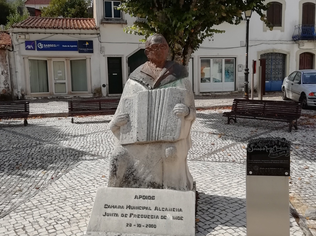 Estátua Jaime Da Silva Chavinha景点图片
