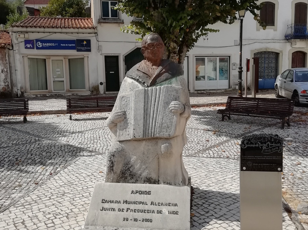 Estátua Jaime Da Silva Chavinha景点图片