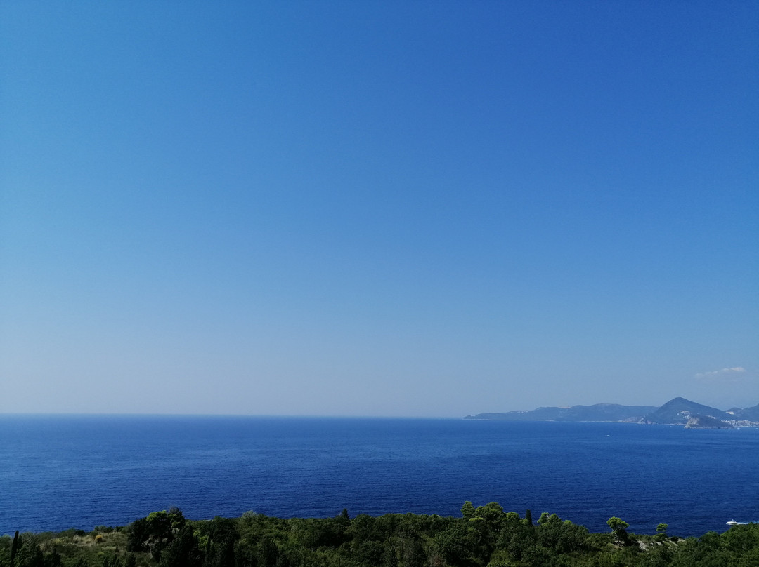 Blue Mediterranean Apartments主图