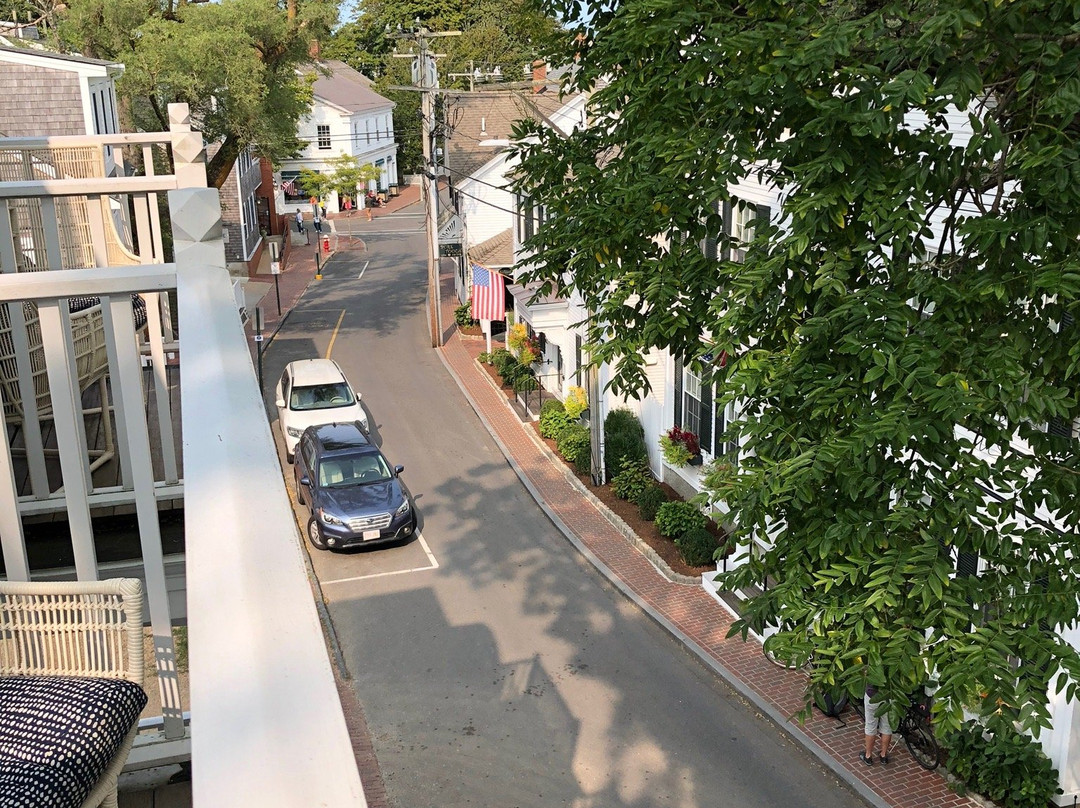 The Christopher主图