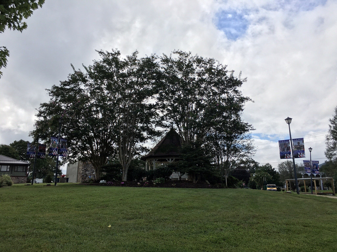 Hiawassee Town Square-Hiawassee必去景点