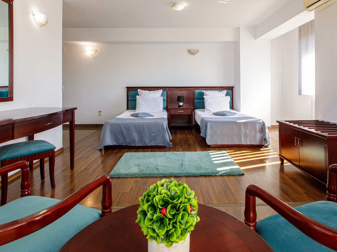 Hotel Lira Pacific主图
