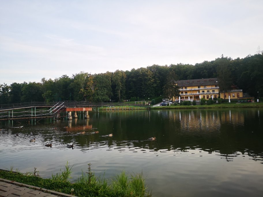 Gorzelanny Hotel-官方