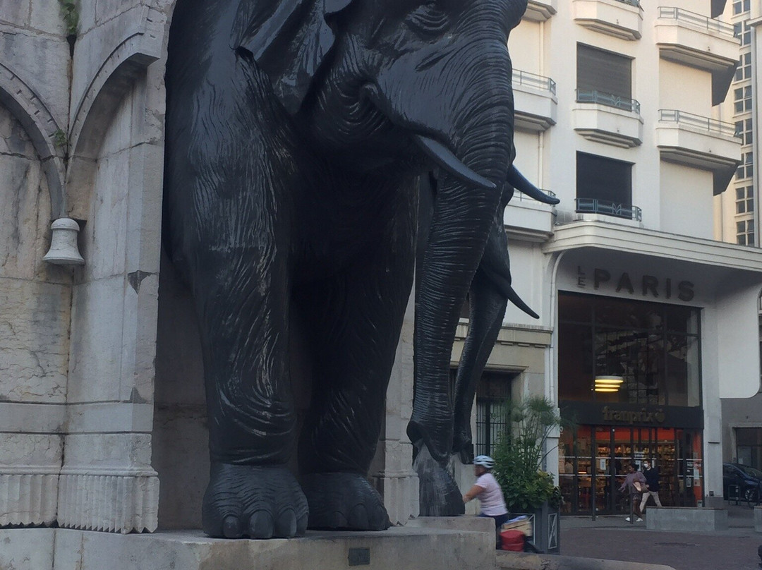 La Fontaine des Elephants (Fountain of Elephants)景点图片