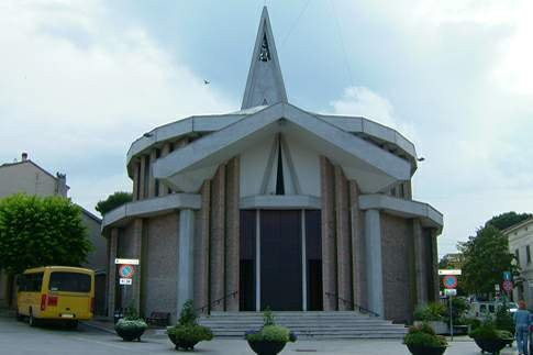 Santuario del SS. Crocifisso-努马纳必去景点