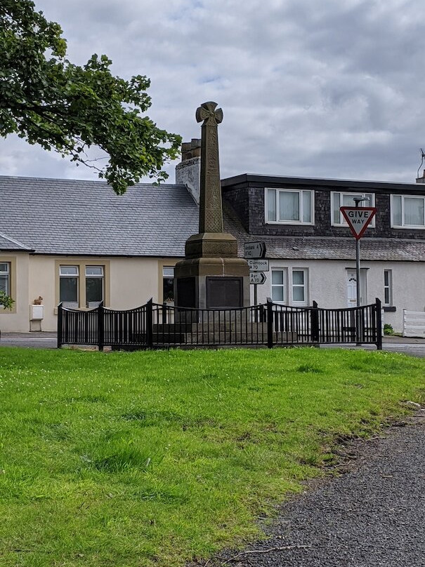 Coylton and Rankinston War Memorial景点图片
