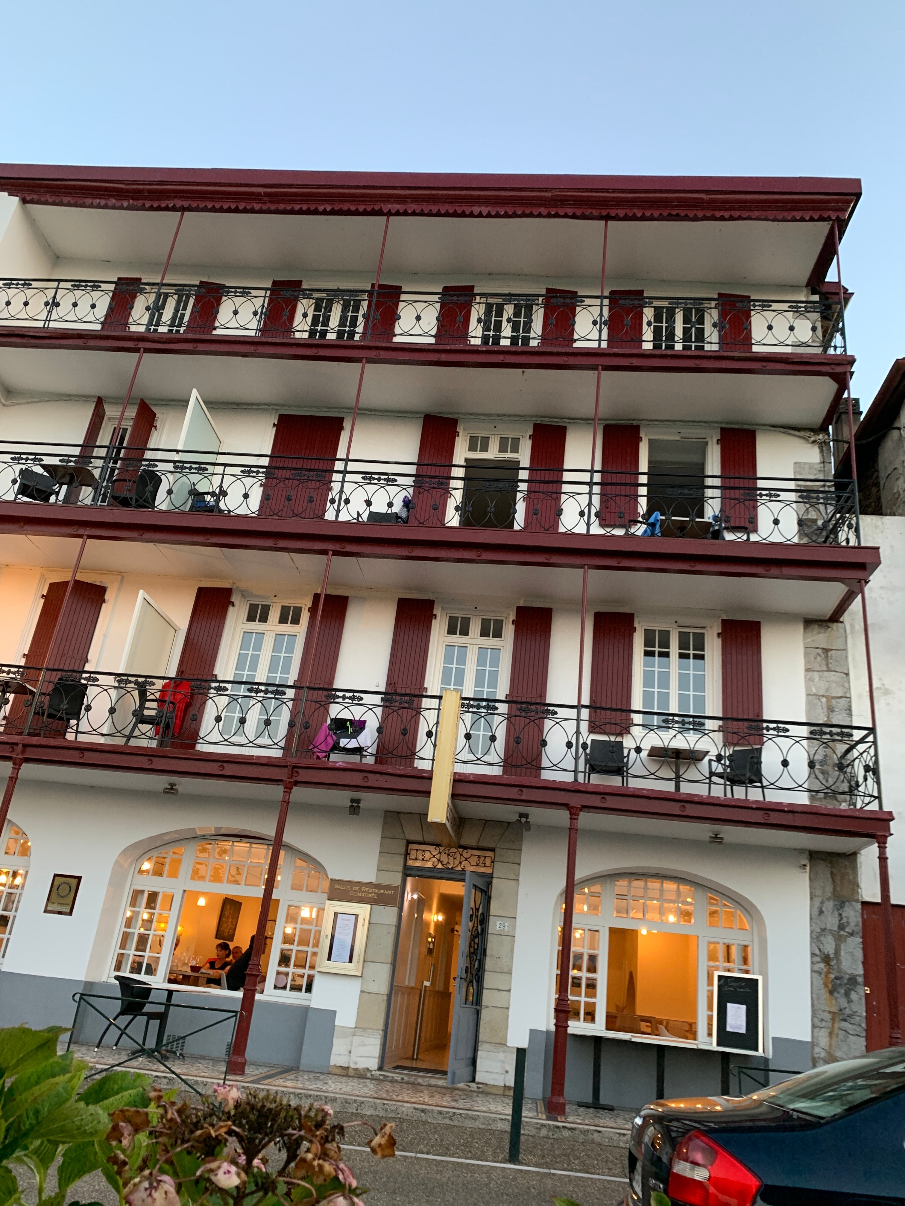 Hôtel Restaurant Bellevue-官方