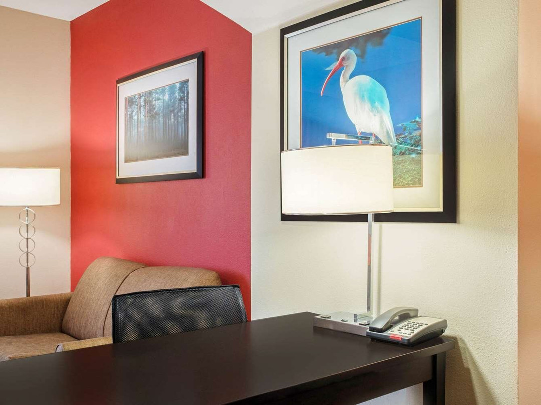 La Quinta Inn & Suites by Wyndham Leesville Ft. Polk主图