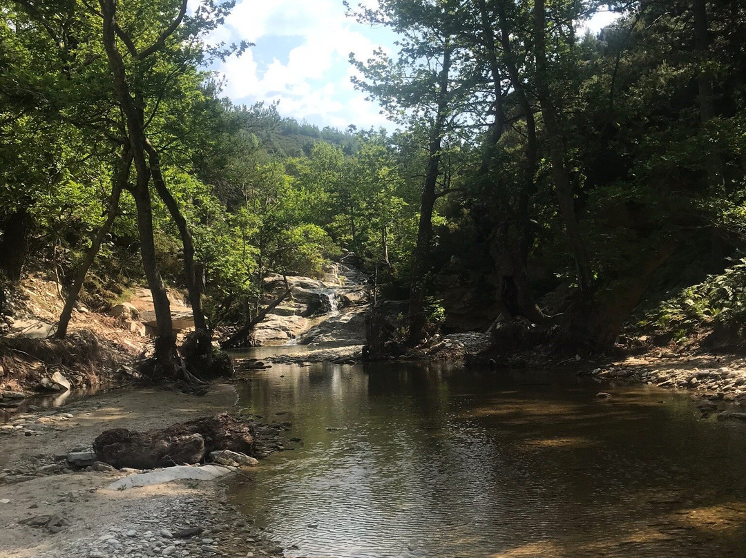Waterfalls-Skála Potamiás必去景点